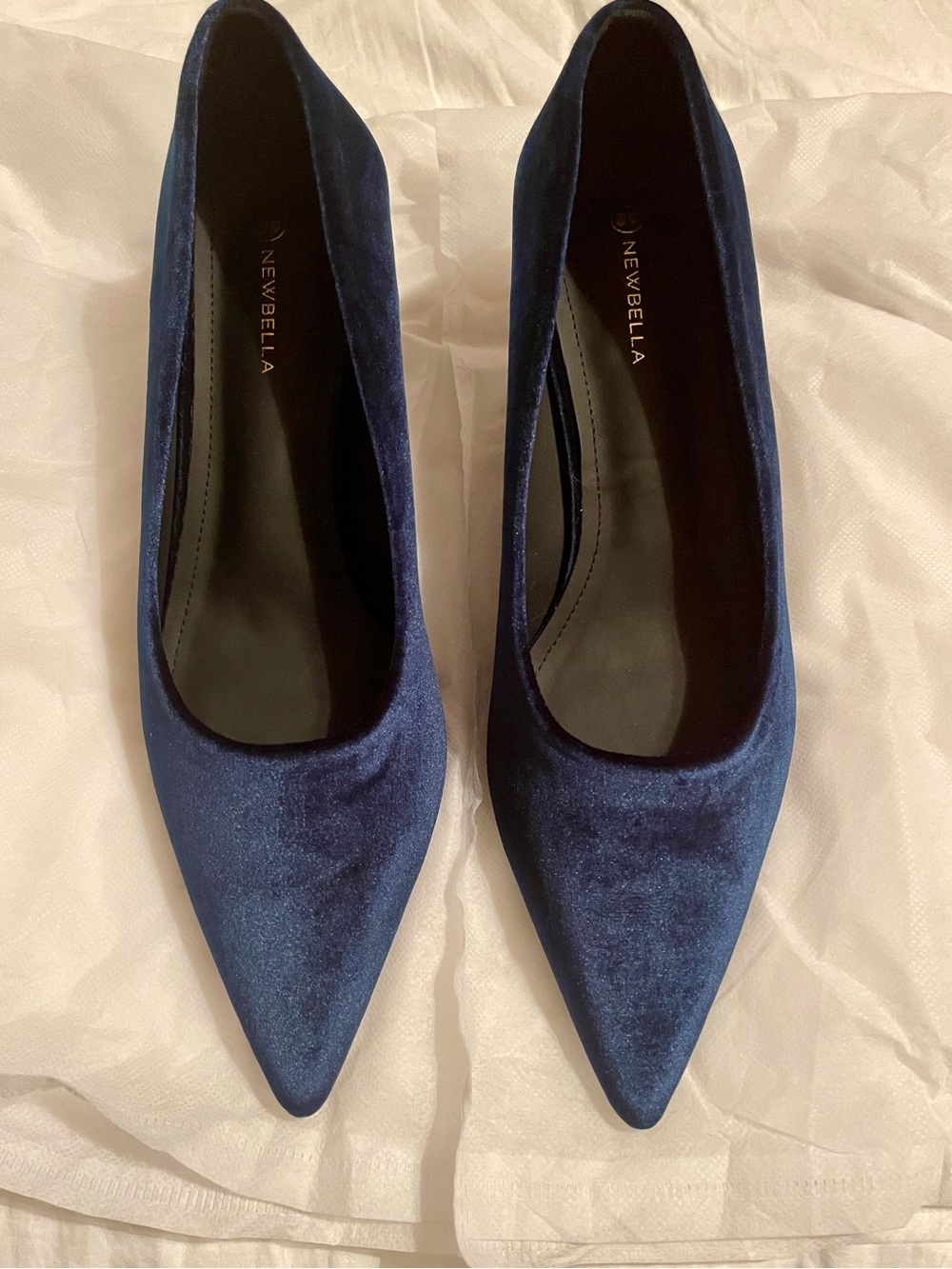 NEWBELLA Navy Velvet Lucite Heel Pumps Sz 8.5 NEW — Runs Large, Fits Size 9